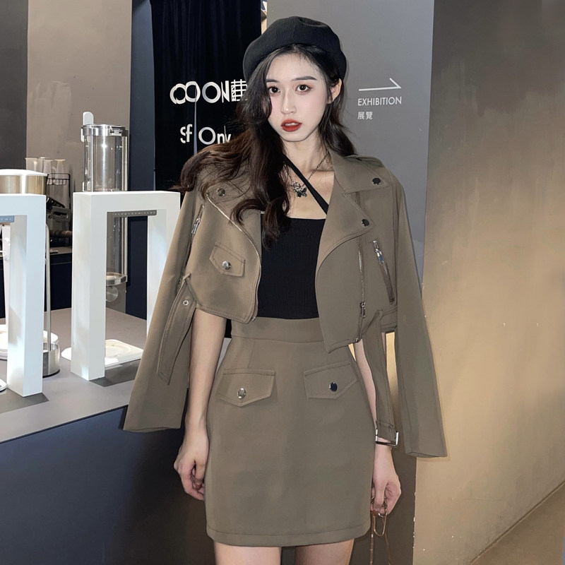 大尺码胖MM黑色a字裙子套装女2025秋季短款机车外套气质短裙两件