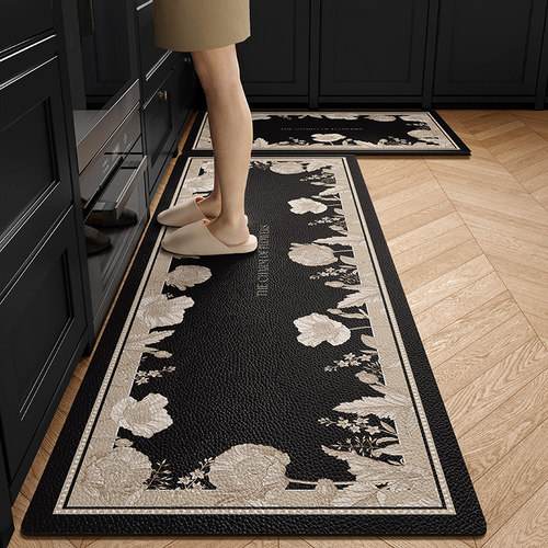 厨房专用地垫防滑防油可擦免洗耐脏2024新款地毯家用防水皮革脚垫