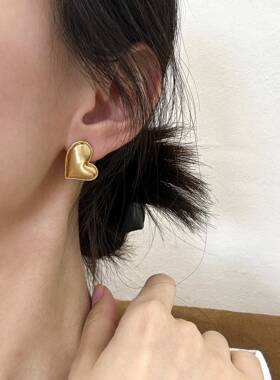 轻奢简约法式对称大爱心桃心耳钉小众设计高级感简洁干练心形耳环