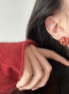 复古新年红运轻奢风同心结耳钉滴釉黑红色小绣球耳钉S925银针