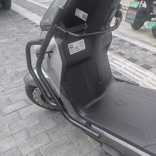 适用雅迪冠能s白鲨90护杠加厚前后保险杠尾架货架防撞蹭改装配件