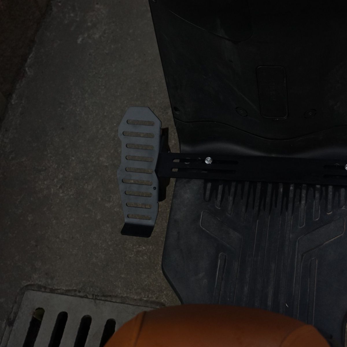 适用适用小牛G400T/NT/NXT前置加厚可调节下沉式脚踏加宽踏板改装