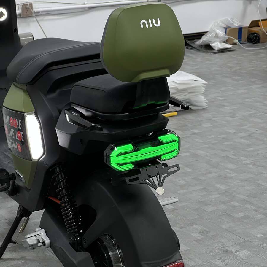 适用新款魂斗罗尾灯深远GT1/T300通用电动车后尾灯led流水转向灯