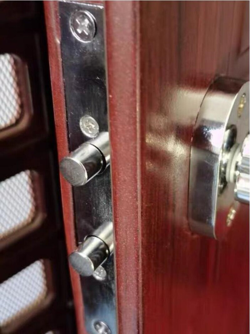 进户门拉手中门门中门小门锁天地锁通风窗防盗门通用型中间小锁体