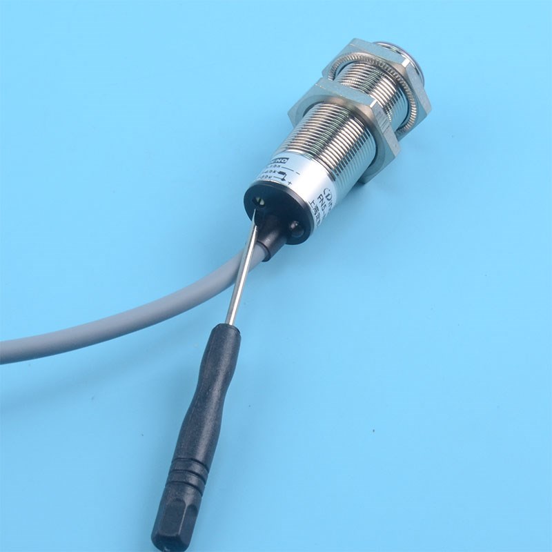 FE5-M18g-NOD1电容式接近传感器NPN常开液位感应开关三线24V