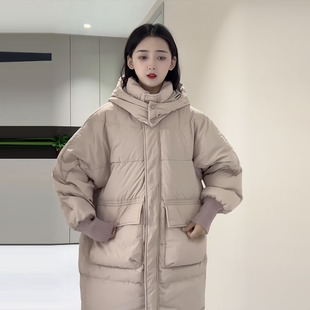 新款 2025年冬季 保暖外套潮 连帽羽绒服女长款 90白鸭绒大口袋螺纹袖