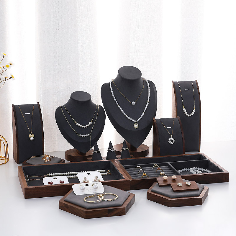 复古胡桃木橱窗首饰展示陈列道具