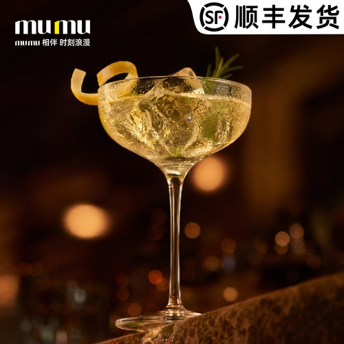 宽口高脚杯，点亮居家微醺时刻