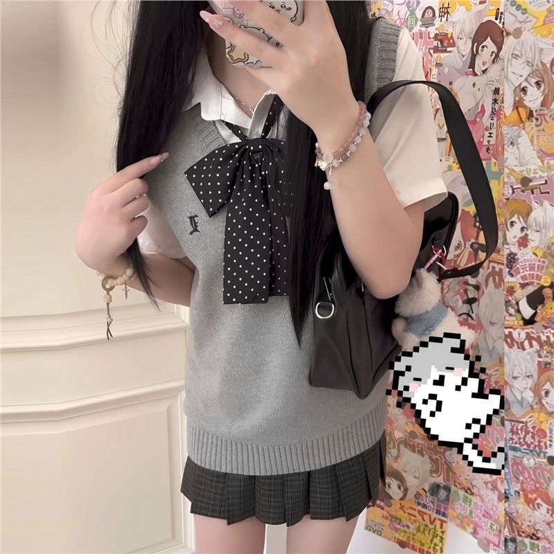 春秋JK制服刺绣针织衫马甲背心毛衣女日系校供感V领套头叠穿上衣