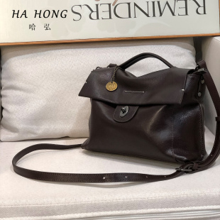 哈弘新款 植鞣皮邮差包头层牛皮定制高级轻奢女包真皮手提斜挎包