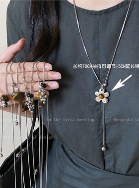 。咖色毛绒小熊项链配饰女秋冬长款吊坠毛衣链小众设计感卫衣链装