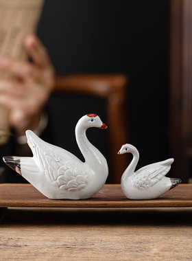 动物陶瓷天鹅桌面摆件水族玩偶微景观盆景花盆多肉绿植造景装饰品