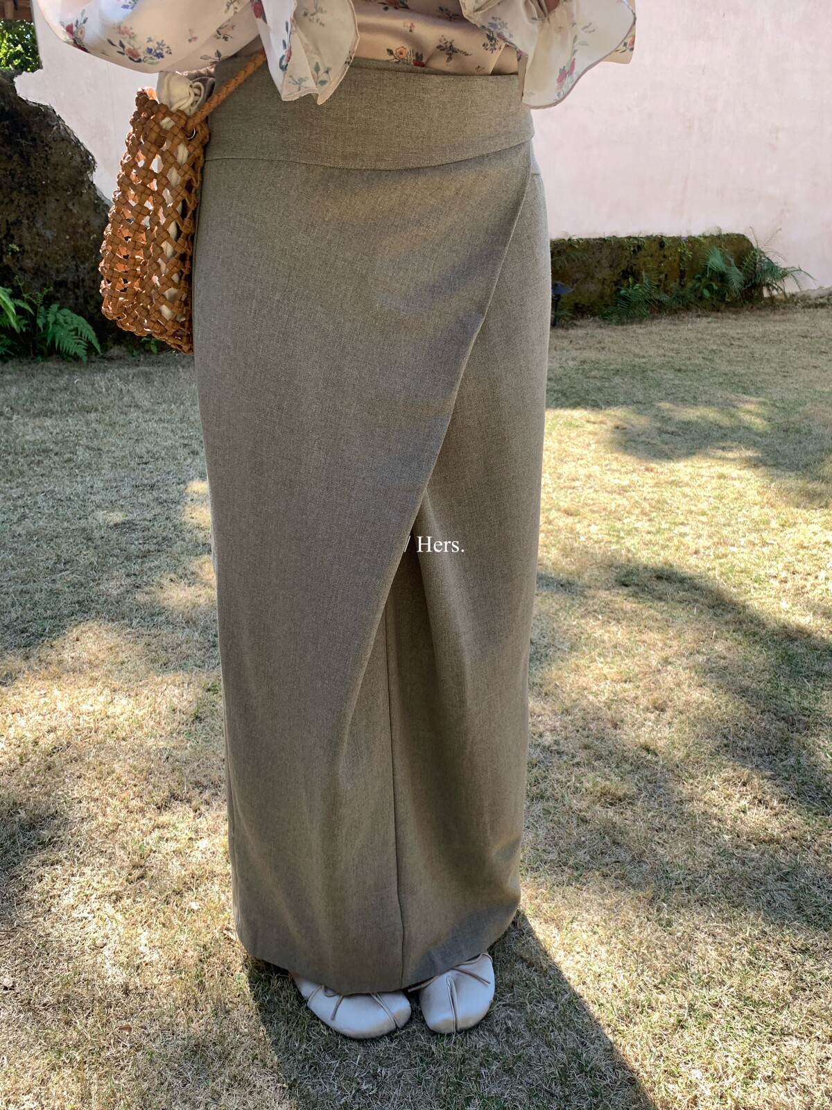 26年早春!【Hers】简约日常气质设计感绑带长款半身裙女 80142