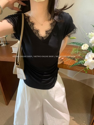 METWO 8230黑色蕾丝打底V领短袖T恤女2025夏季法式休闲设计感上衣