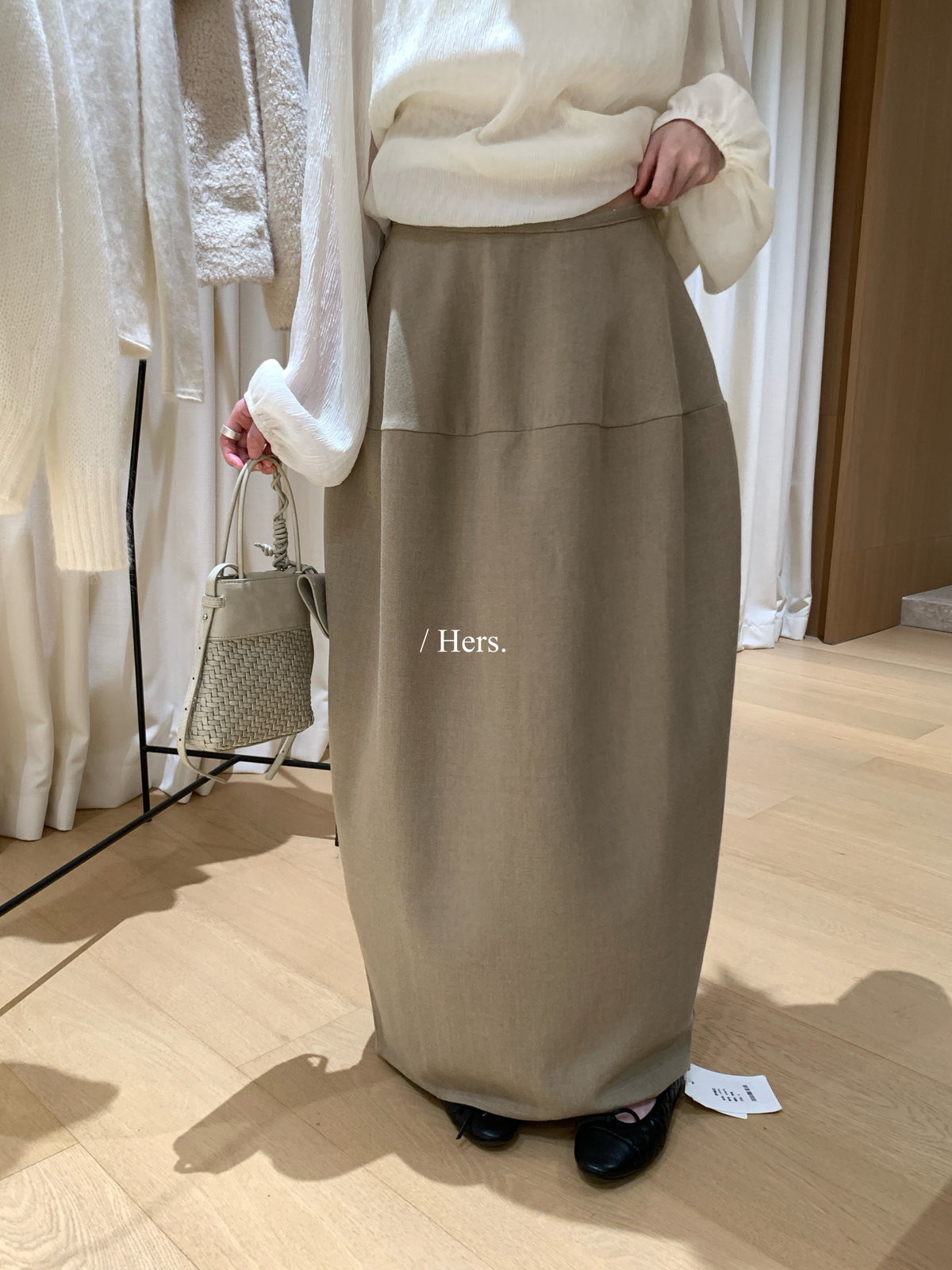 Hers百搭花苞阔型毛呢半身裙女