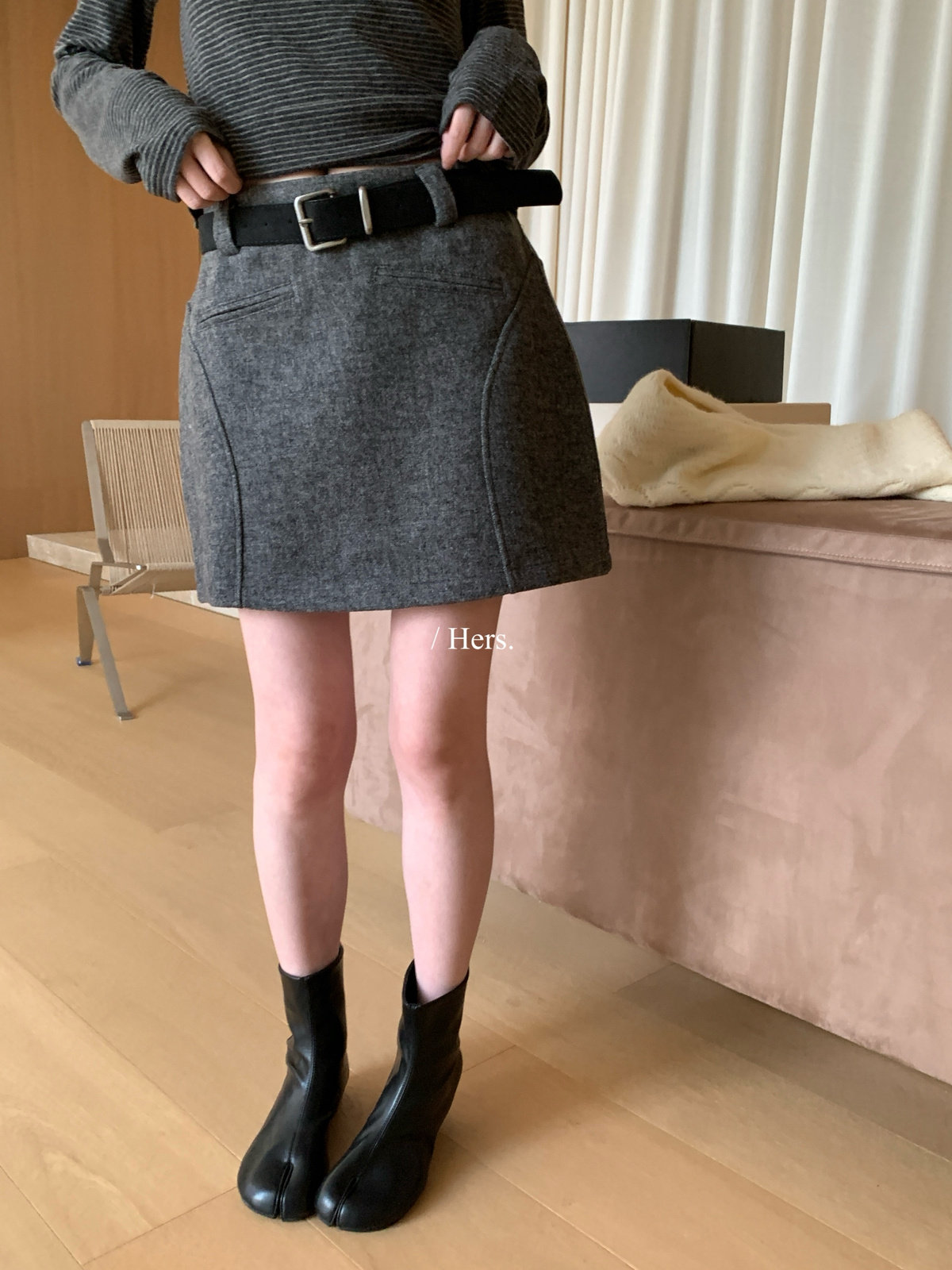 Hers经典日常百搭毛呢半身裙女