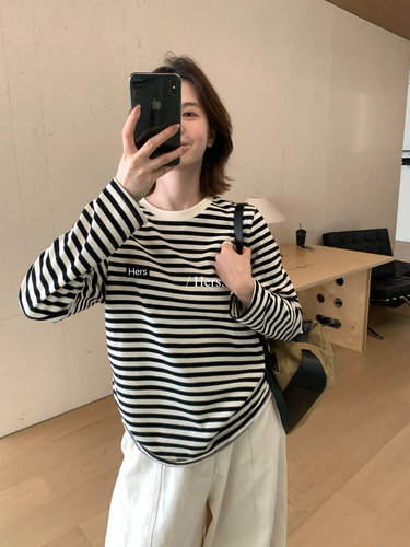 Hers休闲日常宽松条纹刺绣长袖T