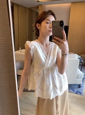 METWO 8309杏色钩花仙仙上衣氛围感重工刺绣小衫女蕾丝无袖背心