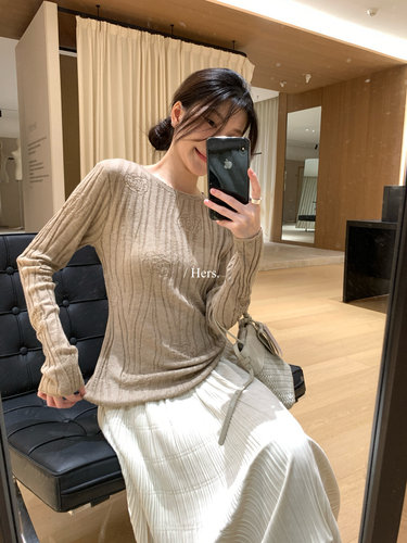 Hers日常花朵纹理肌理感针织衫