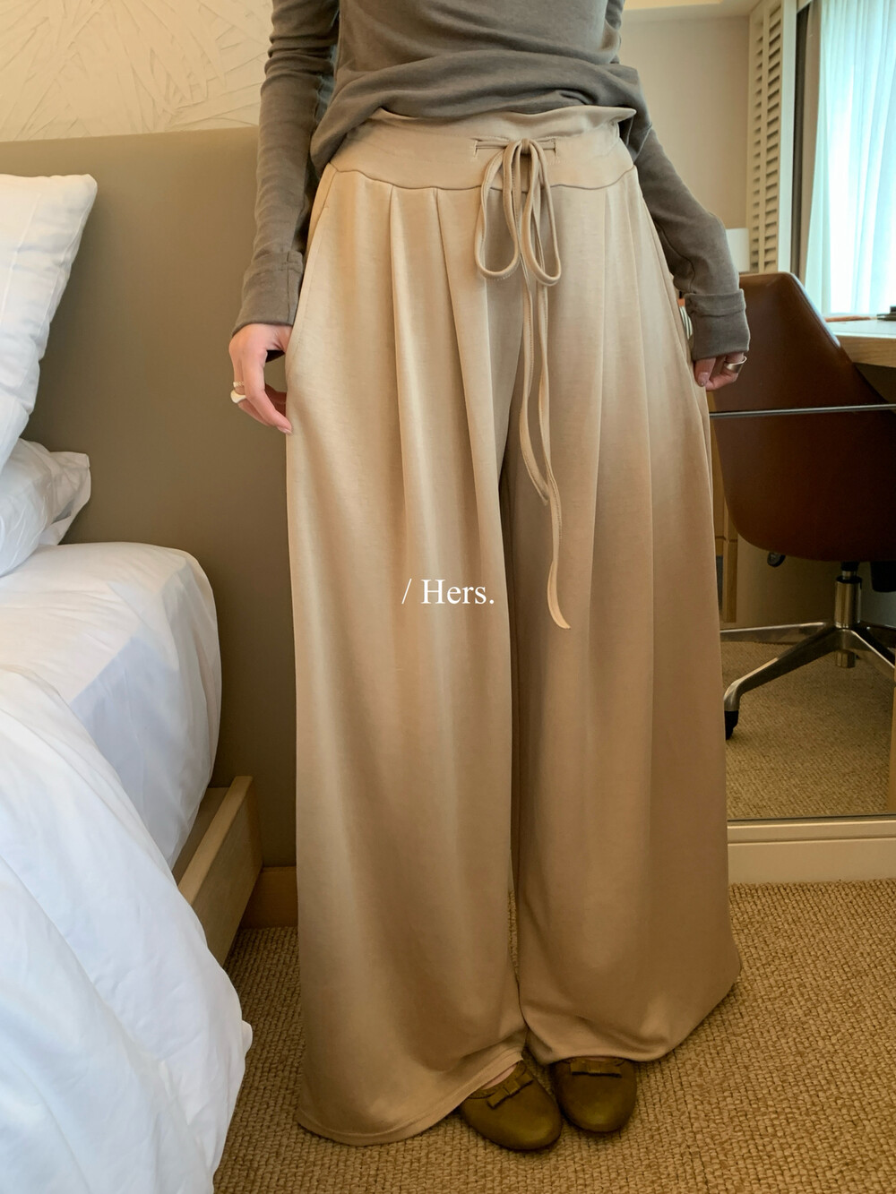Hers百搭宽腰头设计调性休闲裤女