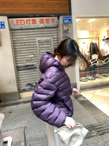 Hers经典排骨连帽白鸭绒羽绒服女