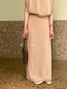 Hers一勺甜2026年早春 08111 简约气质日常百搭针织半身裙女