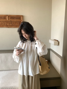 女 26年早春 韩系简约肌理感木耳边气质小衫 Hers 80273 上新