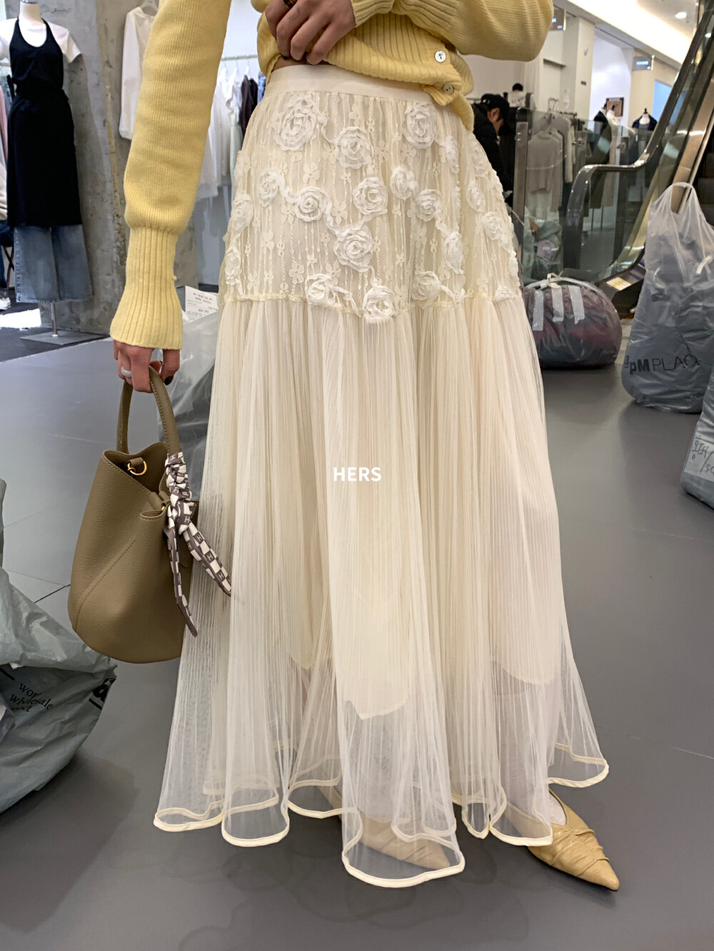 METWO hers立体花朵纱纱半裙女2025早春韩系小众a字法式伞裙20509