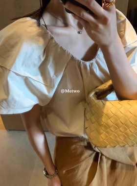 现货METWO韩代！设计款法式复古泡泡袖造型上衣 v领衬衫女08082