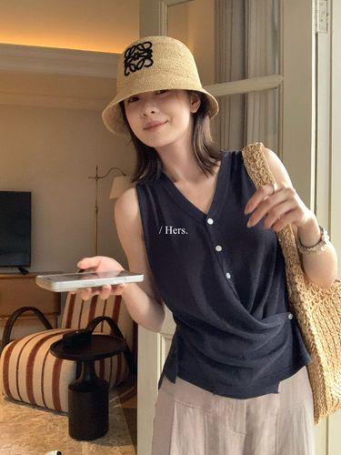小设计感交叉侧纽扣V领背心女