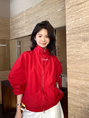 26年早春！【Hers】休闲刺绣轻运动立领冲锋衣短外套夹克女80309