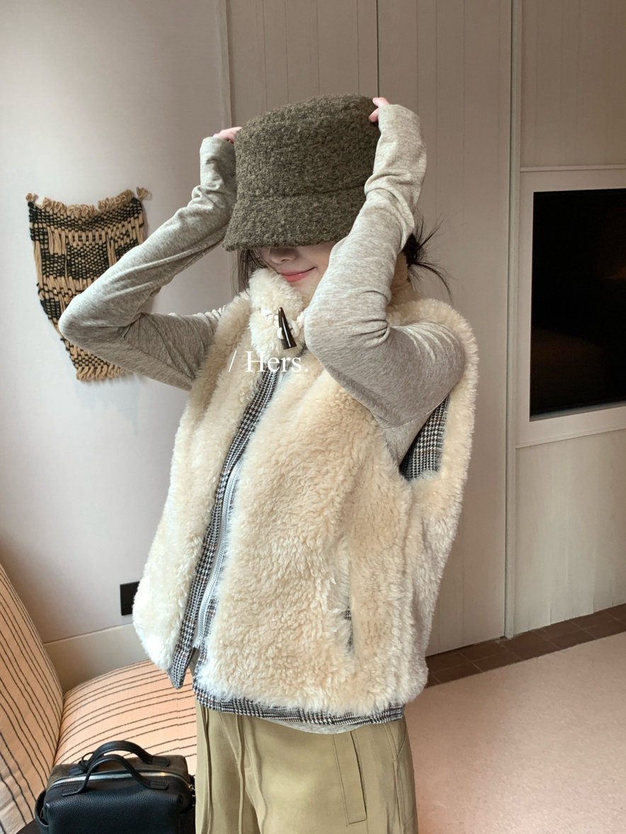 Hers两面可穿格子毛绒保暖马甲女