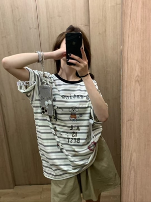 一勺甜大版字母涂鸦条纹T恤女