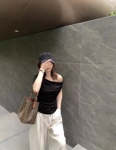 单袖 疯狂自留款 拉肩t 8311 METWO