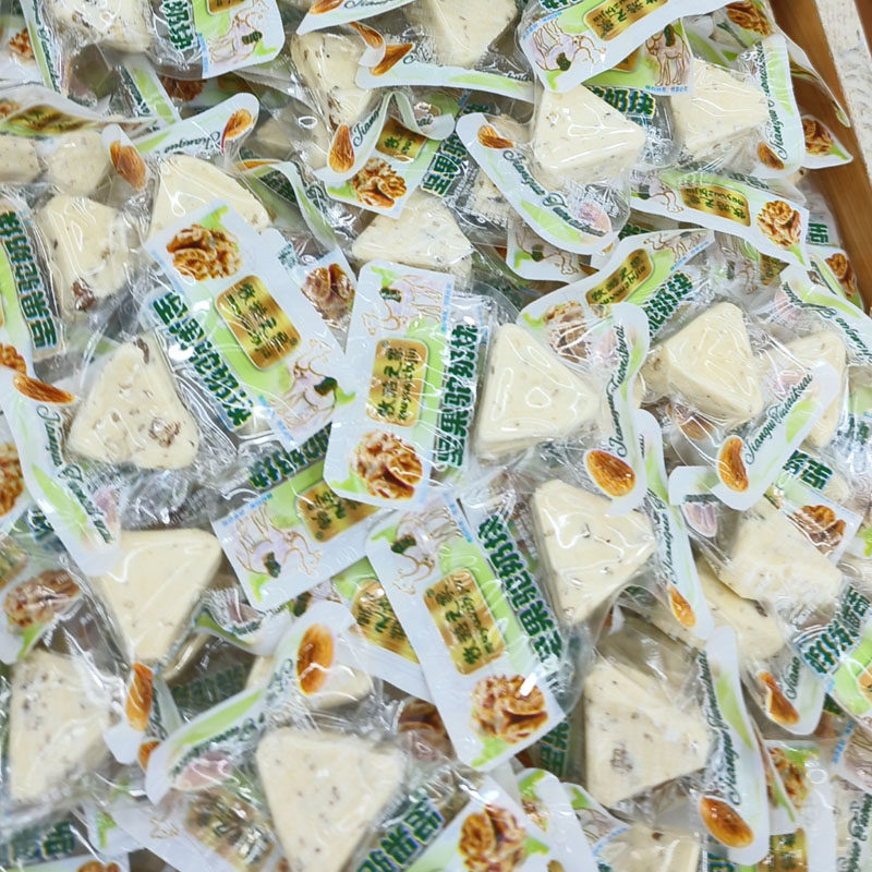 新疆特产牧游之家网红坚果驼奶奶酪块驼奶疙瘩奶干独立包装包邮