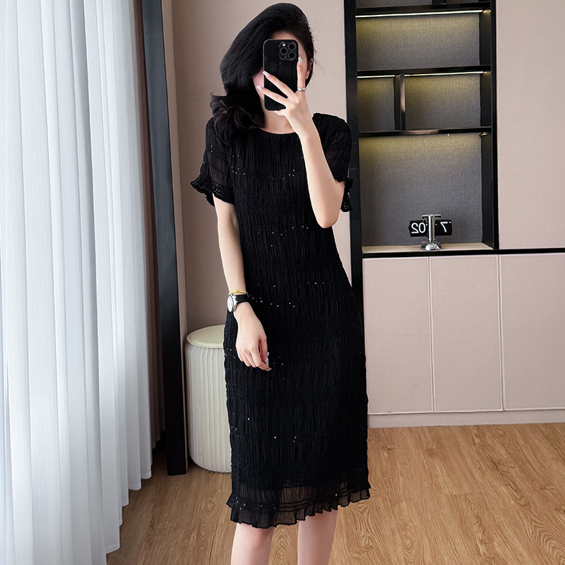 大码女装复古肌理感减龄连衣裙女夏季胖妹妹洋气巨显瘦休闲小黑裙