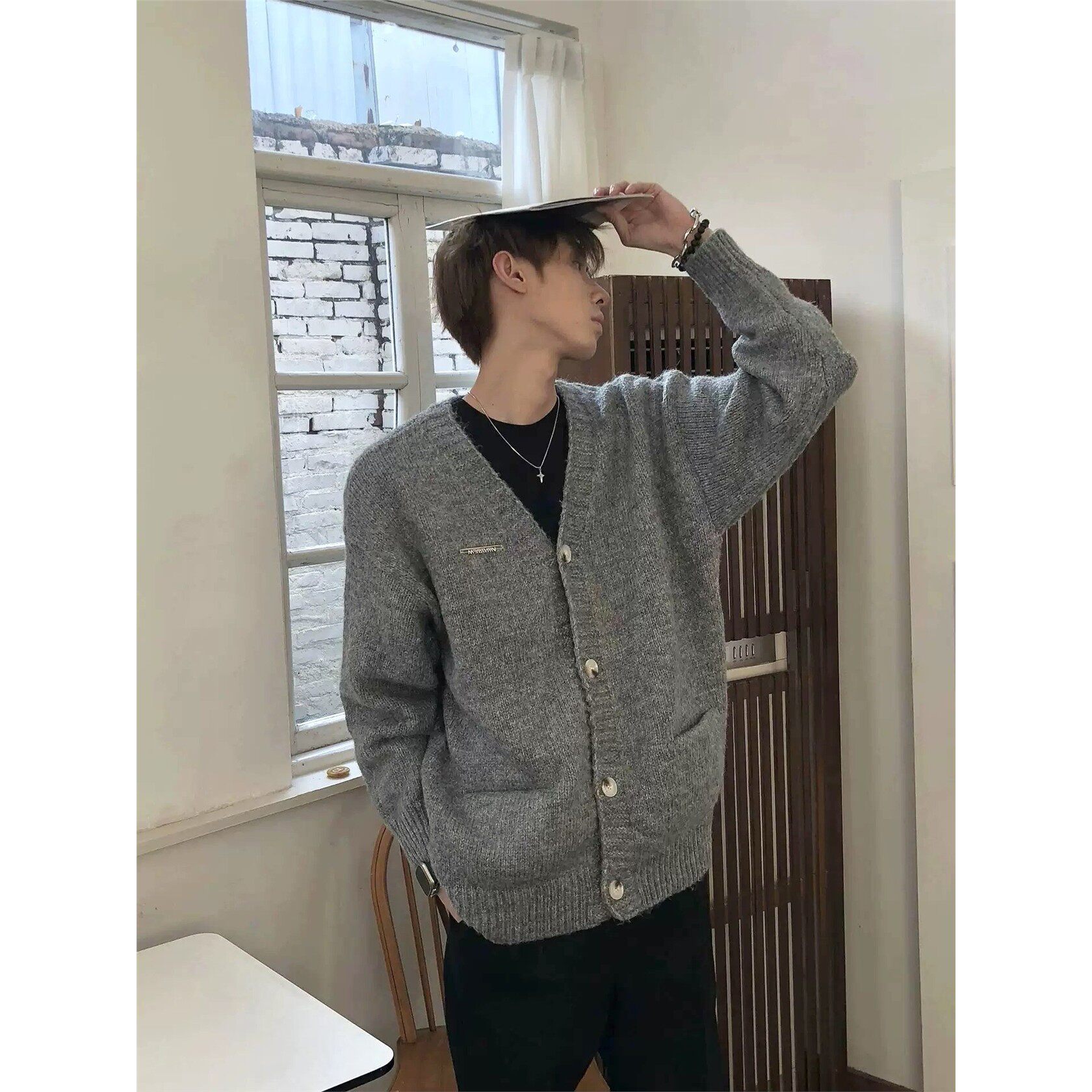 韩版春秋季新款V领针织开衫男生灰色慵懒风宽松休闲毛衣外套潮流