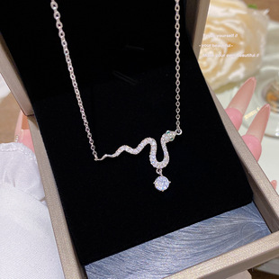 超闪满钻灵蛇项链轻奢小众设计感吊坠新款爆款高级感颈链锁骨链女