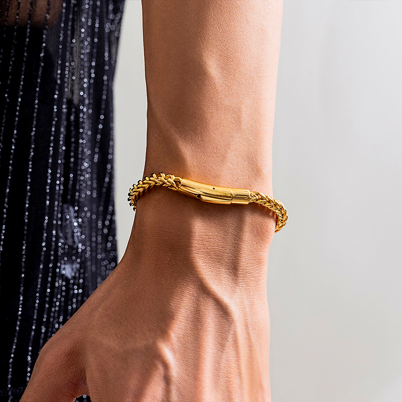 中性风不掉色钛钢手链男