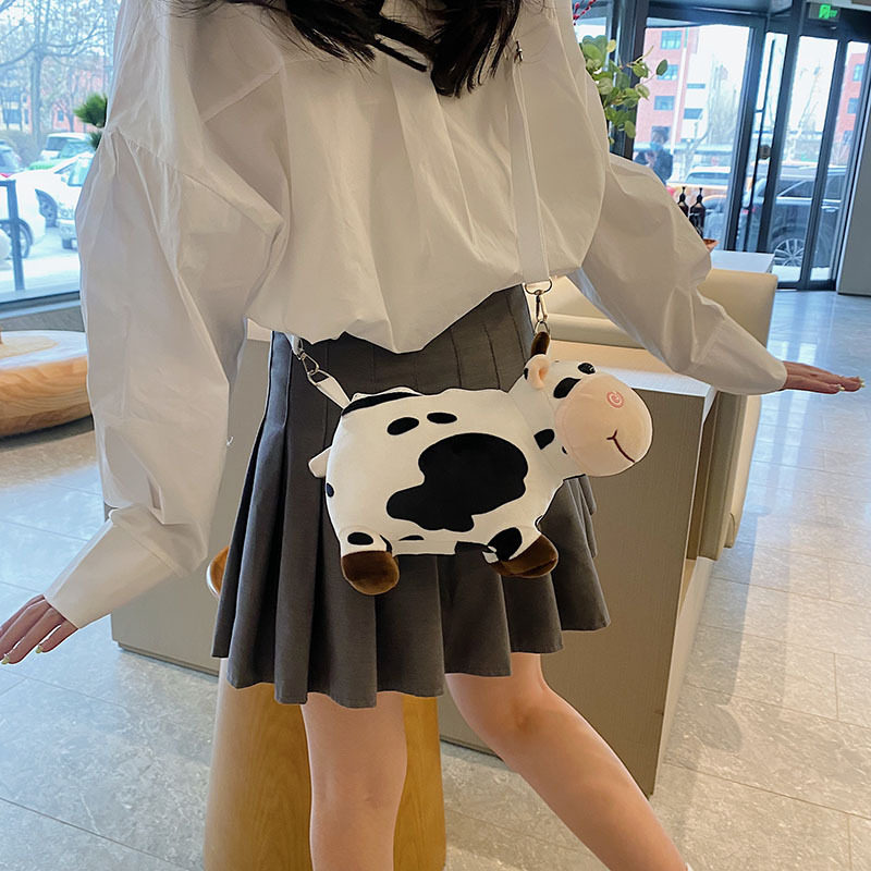 2025春季新款创意奶牛造型女包毛绒手机包潮流穿搭斜挎卡片钥匙包