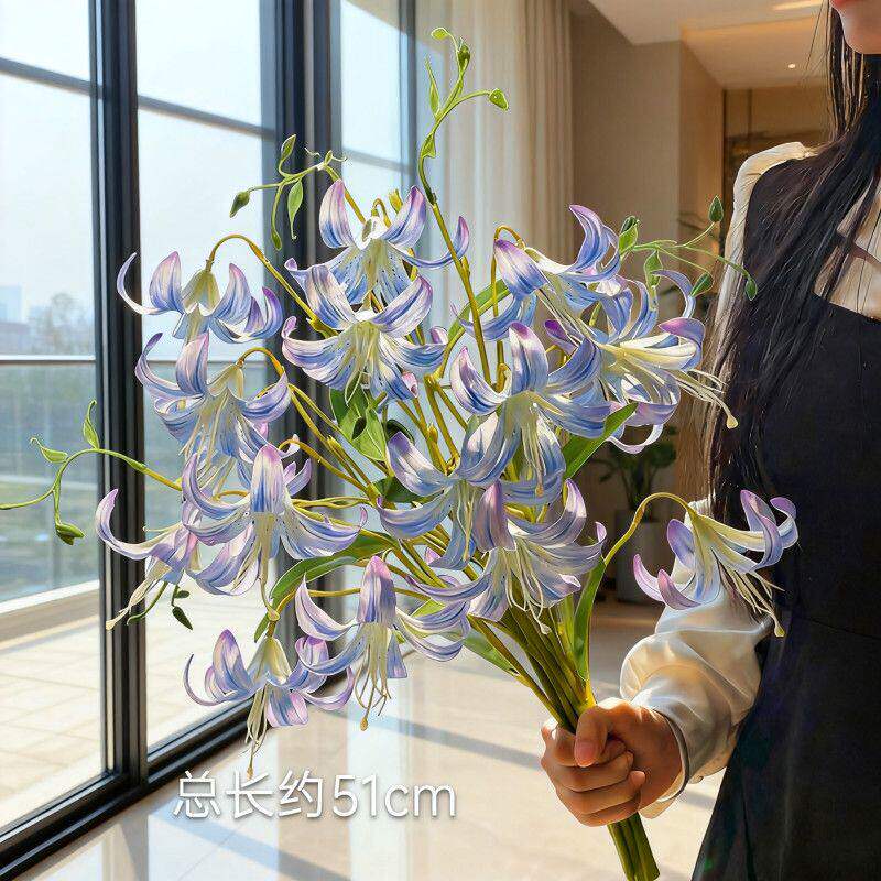 空调上的装饰摆件百合花仿真花假花摆设高级感逼真客厅餐桌装饰品