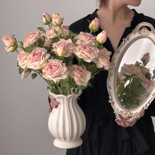 法式复古焦边玫瑰假花仿真花高级感逼真手捧花束多头拍摄仿生干花