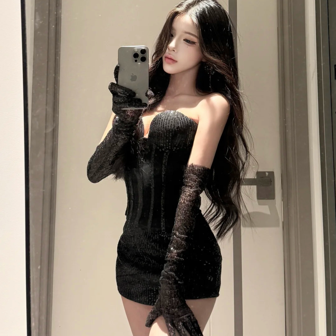 深V胸衣上衣配显瘦短裤女