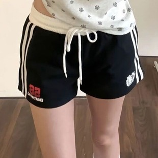 2025新款 美式 女夏季 設(shè)計感辣妹寬松百搭熱褲 復(fù)古字母印花運動短褲