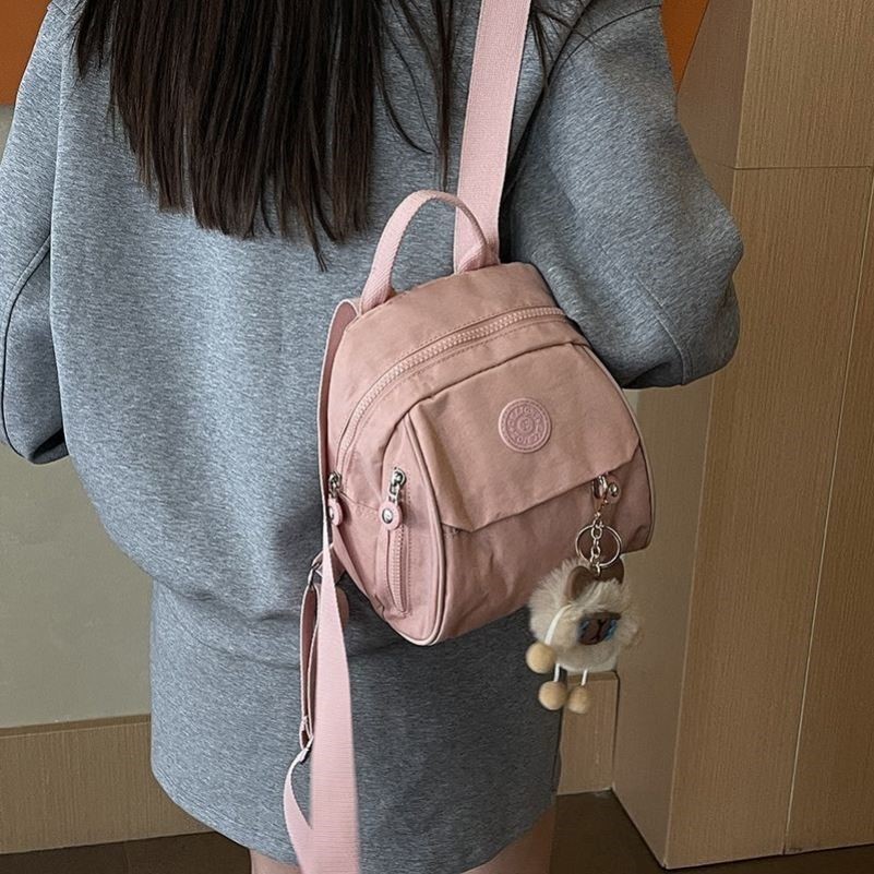 高级感多隔层百搭超轻便防水双肩背包女休闲通勤旅行背包妈咪书包