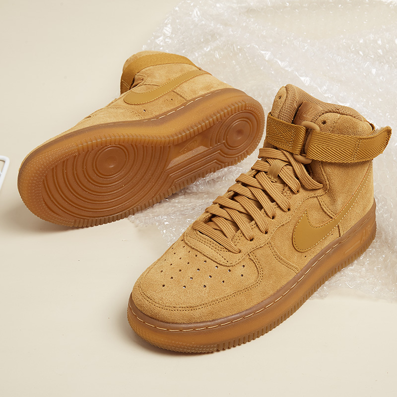 耐克小麦色复刻鞋( nike小麦色的鞋有哪些 )-第2张图片-潮百科