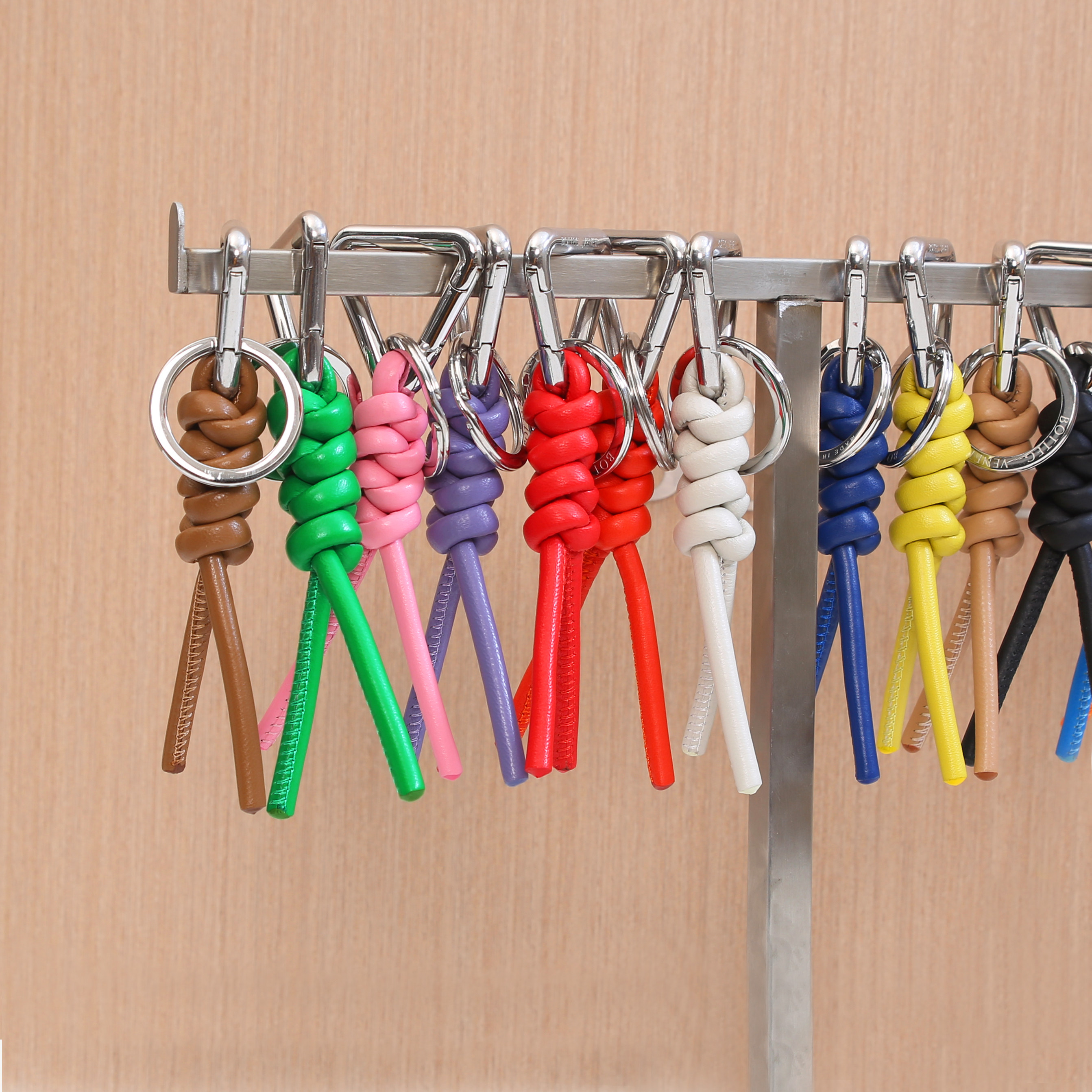 bv新款三角形钥匙扣 真皮编织金刚结钥匙圈 高档正品羊皮钥匙挂件