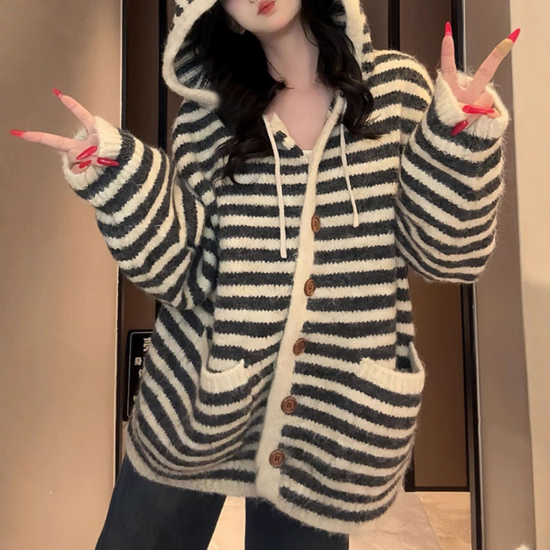 YS秋冬日韩休闲穿搭学院风上衣女条纹连帽针织开衫毛衣外套女外