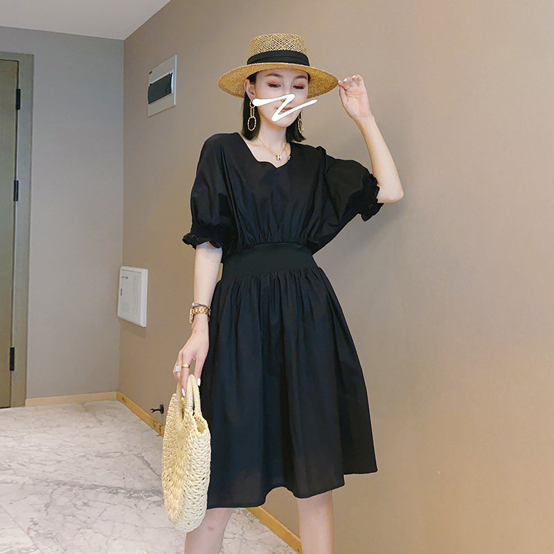 中长款褶皱黑色连衣裙女收腰显瘦v领裙子2022年新款春夏欧洲站潮