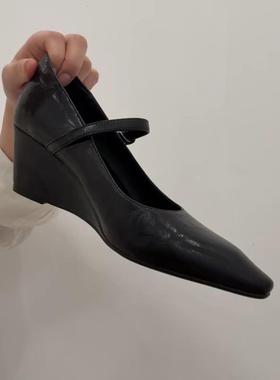 羊皮版复古坡跟尖头气质真皮单鞋女士黑色高跟一字扣简约玛丽珍鞋